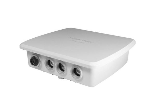 FGR35DBDL95048 Fortinet FRG-35D + 3 x GE RJ45 Ports Ruggedized outdoor IP67 with 4y FortiCare and FortiGuard Firewall