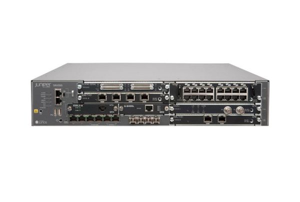 SRX550-M-SYS-JE-AC Juniper Network SRX550 Service Gateway 2x MPIM Slots 6x GPIM Slots 4G RAM 8G Flash AC PSU Cable/RMK and Junos Software Enhanced Firewall